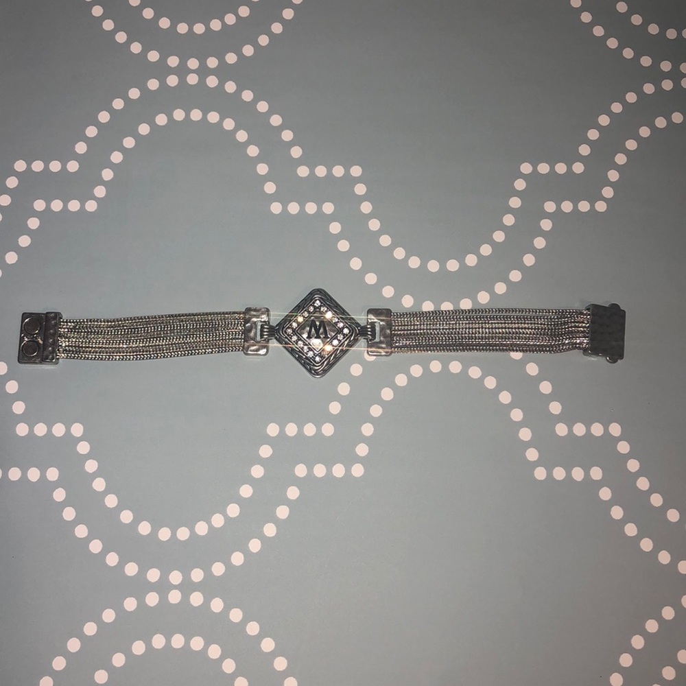 Snap on bracelet